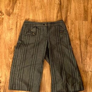 Anthropologie Tabitha grey and navy Striped Wide-Leg Cropped Pants shorts size 2